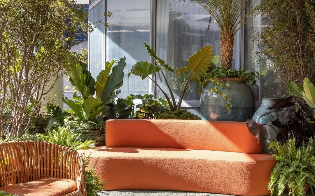Tecidos para Área Externa: Como Deixar Seu Espaço ao Ar Livre Bonito, Aconchegante e Durável